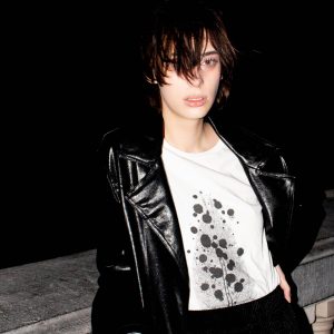 Dana Gusman t-shirt leaf with model