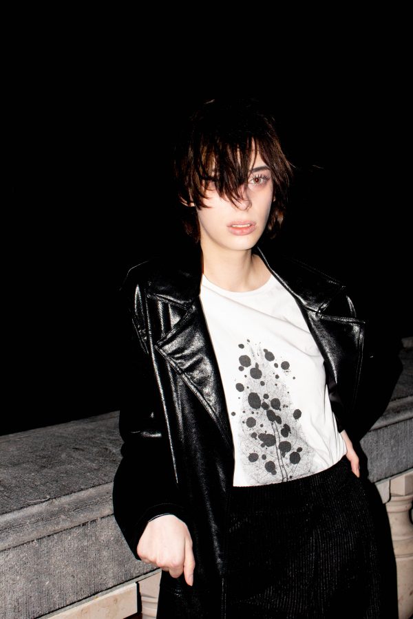 Dana Gusman t-shirt leaf with model